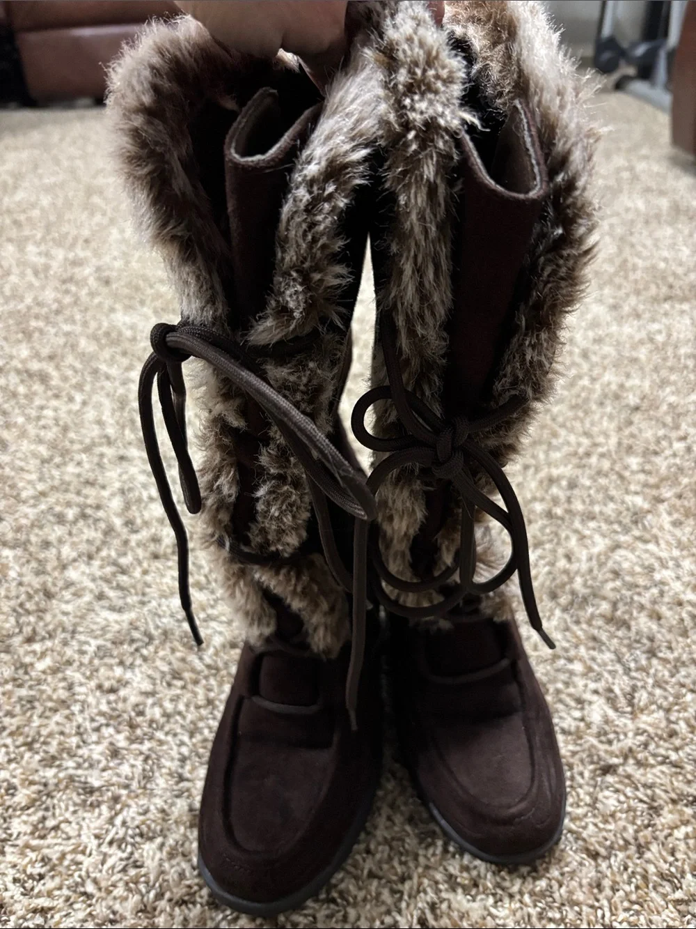 NWOT American Eagle Mukluk Wedge Boots Womens 7 Brown Faux Suede Fur Y2K Sherpa